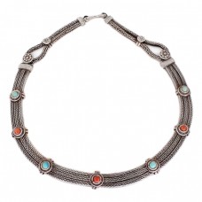 Colier etnic sino-tibetan manufacturat în argint decorat cu turcoaze și corale naturale | Himachal Pradesh - India Colier etnic sino-tibetan manufacturat în argint decorat cu turcoaze și corale naturale | Himachal Pradesh - India
