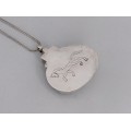 Colier accesorizat cu o veche amuletă afgnă din argint gravat & decorat cu o camee intaglio sculptată în  agat verde natural 