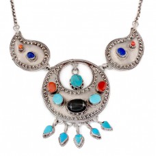 Vechi colier etnic indian din argint, decorat cu turcoaz, coral, lapis lazuli & diopsid negru cu asterism | Britsih Raj  Vechi colier etnic indian din argint, decorat cu turcoaz, coral, lapis lazuli & diopsid negru cu asterism | Britsih Raj
