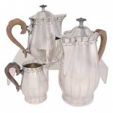 Rar serviciu Christofle pentru servirea ceaiului și a cafelei | ceainic, cafetieră și letieră | atelier Orfevrerie Gallia Christofle  | Franța cca.1905 Rar serviciu Christofle pentru servirea ceaiului și a cafelei | ceainic, cafetieră și letieră | atelier Orfevrerie Gallia Christofle  | Franța cca.1905