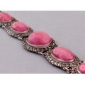 Brățară Art Deco din argint decorată cu spectaculoase anturaje sticlă roz chatoiantă și incrustații de marcasite | cca.1935 
