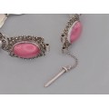 Brățară Art Deco din argint decorată cu spectaculoase anturaje sticlă roz chatoiantă și incrustații de marcasite | cca.1935 