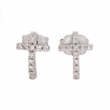 Cercei cruciulițe din aur alb 18k decorați cu incrustații de cristale zirconia Cercei cruciulițe din aur alb 18k decorați cu incrustații de cristale zirconia