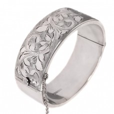 Brațară bangle Victorian Revival din argint decorat prin gravare manuală | Marea Britanie 1973 Brațară bangle Victorian Revival din argint decorat prin gravare manuală | Marea Britanie 1973