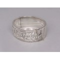 Brațară bangle Victorian Revival din argint decorat prin gravare manuală | Marea Britanie 1973