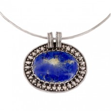 Colier choker din argint accesoriat cu o impresionantă amuletă etnică indiană decorată cu lapis lazuli natural  | Rajasthan cca.1960 Colier choker din argint accesoriat cu o impresionantă amuletă etnică indiană decorată cu lapis lazuli natural  | Rajasthan cca.1960