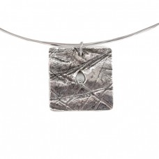 Colier choker cu pandant mid-century din argint decorat cu un diamant natural | Germania cca.1960 Colier choker cu pandant mid-century din argint decorat cu un diamant natural | Germania cca.1960
