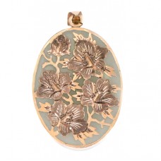 Pandant Art Nouveau din aur galben 10k și jad celadon natural | China cca.1920 Pandant Art Nouveau din aur galben 10k și jad celadon natural | China cca.1920