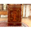Comodă meuble d'appui stil Napoleon III decorată cu aplicații din bronz d'ore și marchetărie | Italia sec. XX