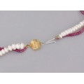 Colier cu perle naturale de cultură, rubine naturale și aur  18k | atelier Nuova Jolly Oreficierie