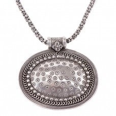 Colier etnic indian din argint accesorizat cu o remarcabilă amuletă Mandala  Colier etnic indian din argint accesorizat cu o remarcabilă amuletă Mandala