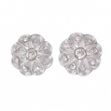 Cercei Art Deco din aur galben 18k decorați cu diamante naturale 0.60 ct montate în argint | atelier Uno A Erre | cca. 1945 Cercei Art Deco din aur galben 18k decorați cu diamante naturale 0.60 ct montate în argint | atelier Uno A Erre | cca. 1945
