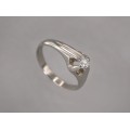 Inel solitaire din aur alb 18 k decorat cu diamant natural 0.22 CT | cca.1945