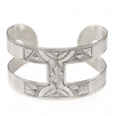Brătară cuff din argint YAZ din colecția Ancient Symbols by ArtAntik | bijuterie unicat  Brătară cuff din argint YAZ din colecția Ancient Symbols by ArtAntik | bijuterie unicat