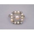Inel Art Deco din aur alb 18k și platină decorat cu diamante  și perle naturale |  Franța cca.1925