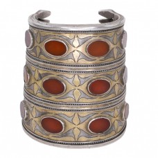 Veche brățară etnică turkmenă Bilezik manufacturată în argint cu accente aurite & carneol natural | cca.1900