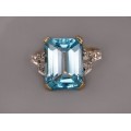 Spectaculos inel cocktail retromodernist din aur galben și aur alb 18k decorat cu diamante și topaz natural 14.15 ct