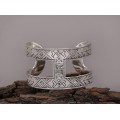 Brățară cuff din argint decorată cu motive etnografice românești | colecția Ancient Symbols by ArtAntik