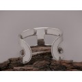 Brățară cuff din argint decorată cu motive etnografice românești | colecția Ancient Symbols by ArtAntik