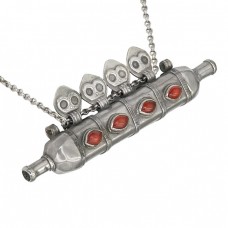 Colier accesorizat cu o veche amuletă etnică turkmenă Tumar din argint și carneol faux | cca.1900 Colier accesorizat cu o veche amuletă etnică turkmenă Tumar din argint și carneol faux | cca.1900