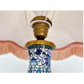 Veioză mid-century chinoiserie din bronz aurit și email cloisonné | abajur textil | Franța cca. 1960