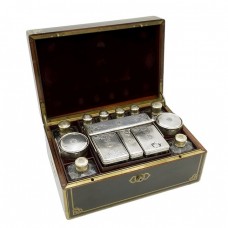 Importantă casetă de voiaj Aucoc Aine a Paris | nécessaire à toilette | argint 950, cristal și lemn ebenizat | Franța cca.1850 Importantă casetă de voiaj Aucoc Aine a Paris | nécessaire à toilette | argint 950, cristal și lemn ebenizat | Franța cca.1850