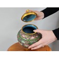 Urnă chinezescă din bronz emailat cloisonne și aurit dore | Foo Dog Ginger Jar | perioadă Chaing Kai cca 1940