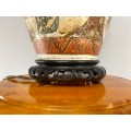 Monumentală veioză din porțelan japonez Satsuma cu montură în bronz dore 