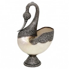 Remarcabil centru de masă din argint și cochilie de melc perlifer Nautilus |  Burma cca.1900- 1920 Remarcabil centru de masă din argint și cochilie de melc perlifer Nautilus |  Burma cca.1900- 1920