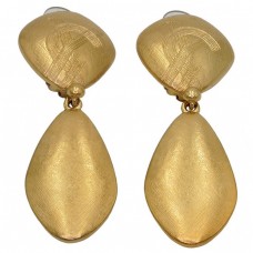 Cercei statement Yves Saint Laurent | logo YSL | oțel placat cu aur galben | Franța cca.1985 Cercei statement Yves Saint Laurent | logo YSL | oțel placat cu aur galben | Franța cca.1985