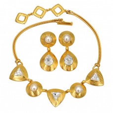 Set de bijuterii Yves Saint Laurent format din colier și cercei statement | Franța cca.1985 Set de bijuterii Yves Saint Laurent format din colier și cercei statement | Franța cca.1985