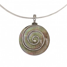Colier choker din argint accesorizat cu pandant din sidef Abalone iridescent  Colier choker din argint accesorizat cu pandant din sidef Abalone iridescent