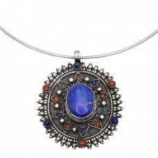 Colier choker din argint accesorizat cu veche amuletă Mandala decorată cu lapis lazuli și coral naturat
