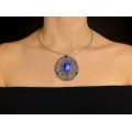 Colier choker din argint accesorizat cu veche amuletă Mandala decorată cu lapis lazuli și coral natural