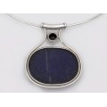 Colier choker din accesorizat cu pandant statement  din argint decorat cu anturaje de lapis lazuli  și granat natural