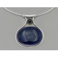 Colier choker din accesorizat cu pandant statement  din argint decorat cu anturaje de lapis lazuli  și granat natural