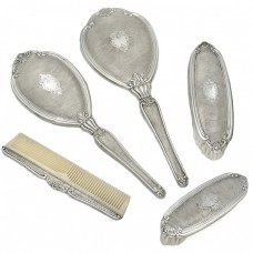 Set de toaletă din argint în cutia originală de prezentare | 5 piese | cca. 1945 Set de toaletă din argint în cutia originală de prezentare | 5 piese | cca. 1945