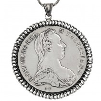 Colier  din argint cu pandant realizat din monedă taler Maria Theresia 