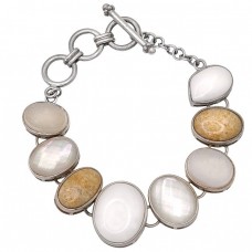 Brățară statement din argint cu decorată cu o bogată suită de pietre naturale: calcedonia druzy, sidef natutal, coral fosil, onix alb Brățară statement din argint cu decorată cu o bogată suită de pietre naturale: calcedonia druzy, sidef natutal, coral fosil, onix alb