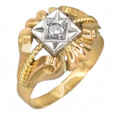 Inel victorian din aur galben și alb 18 K decorat cu un diamant solitaire natural |  cca. 1880  Inel victorian din aur galben și alb 18 K decorat cu un diamant solitaire natural |  cca. 1880