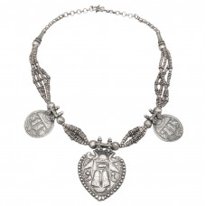 Colier etnic indian din argint decorat cu amulete sino-tibetane  Gautama Buddha  | colecția RĂDĂCINI 2025 Colier etnic indian din argint decorat cu amulete sino-tibetane  Gautama Buddha  | colecția RĂDĂCINI 2025