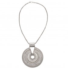 Colier etnic indian din argint accesorizat cu o impresionantă amuletă Mandala | colecția RĂDĂCINI 2025 Colier etnic indian din argint accesorizat cu o impresionantă amuletă Mandala | colecția RĂDĂCINI 2025