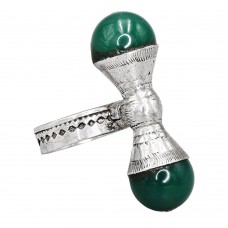 Inedit inel etnic tuareg manufacturat în argint cu anturaje onix verde natural  Inedit inel etnic tuareg manufacturat în argint cu anturaje onix verde natural