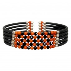 Brățară cuff din silicon și argint decorată cu coral natural de Sardinia și onix negru Brățară cuff din silicon și argint decorată cu coral natural de Sardinia și onix negru