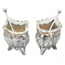 Pereche de solnițe neo-rococo din argint și cristal  | cca. 1890 Pereche de solnițe neo-rococo din argint și cristal  | cca. 1890