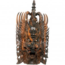 Mască amuletică balineză sculptată în lemn de tec |  Vishnu și Garuda | sec. XX Mască amuletică balineză sculptată în lemn de tec |  Vishnu și Garuda | sec. XX
