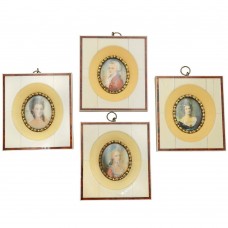 Colecție de 4 portrete miniaturale în rame de fildeș faux  | Maria Anna, Constanze și Amadeus Mozart , Împărăteasa Elisabeta a Austriei | cca. 1900 - 1930 Colecție de 4 portrete miniaturale în rame de fildeș faux  | Maria Anna, Constanze și Amadeus Mozart , Împărăteasa Elisabeta a Austriei | cca. 1900 - 1930