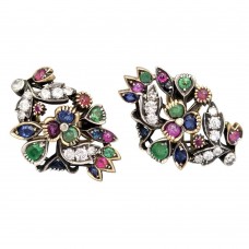 Cercei statement în manieră Art Deco din aur 18k și argint decorați cu diamante, safire, rubine și smaralde naturale | atelier Uno-A-Erre   Cercei statement în manieră Art Deco din aur 18k și argint decorați cu diamante, safire, rubine și smaralde naturale | atelier Uno-A-Erre