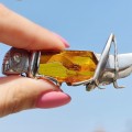 Inedit pandant statement din argint și chihlimbar cu incluziune de insectă fosilizată | Art Studio Jewelry | Polonia 