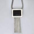 Impresionant colier modernist balinez din argint cu pandant lavalier decorat cu onix negru natural